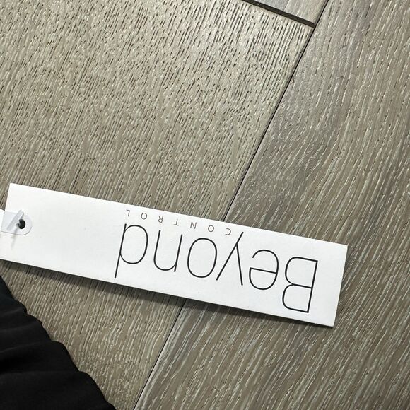 Beyond Control Black Ruffle Skirted One Piece Swimsuit Size 12 NWT $135 - Picture 4 of 5